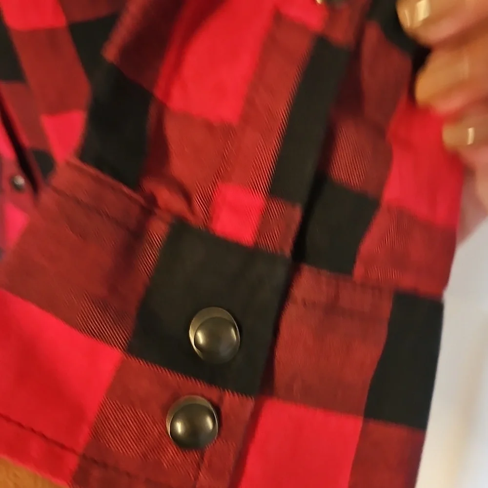 Untuckit Women Button Up Shirt 2 Red Plaid DYLAN Collared Front